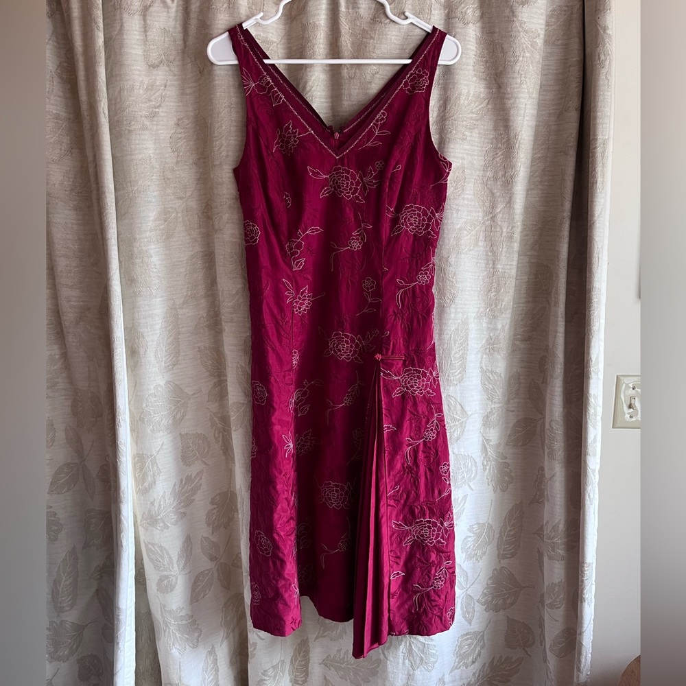 Beth Bowley Silk Red floral dress with pleated detailing, Size 6